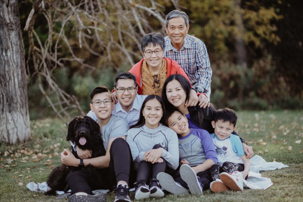 Extended family session photographer Edmonton